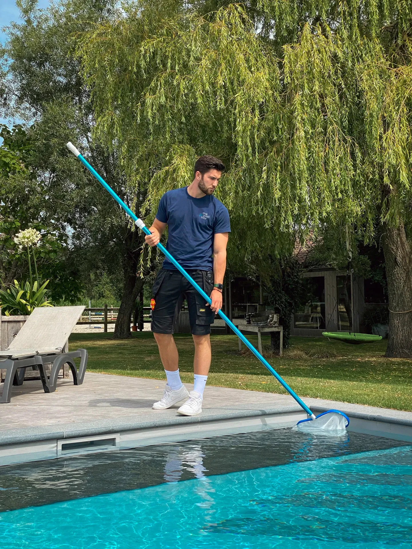 Cleaning 1 zwembad +  waterlijn  (jaarlijks aan te raden)